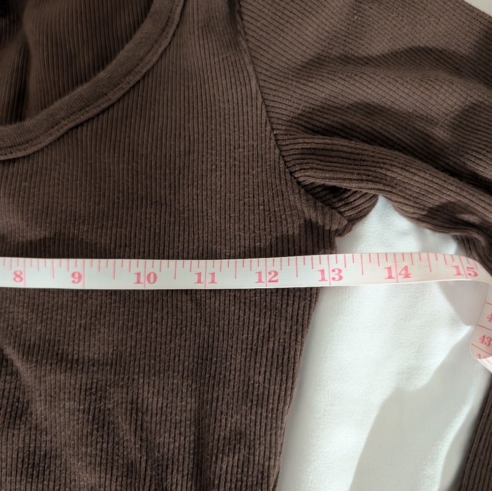 UT Ribbed Knit Sweater - Picture 4 of 5